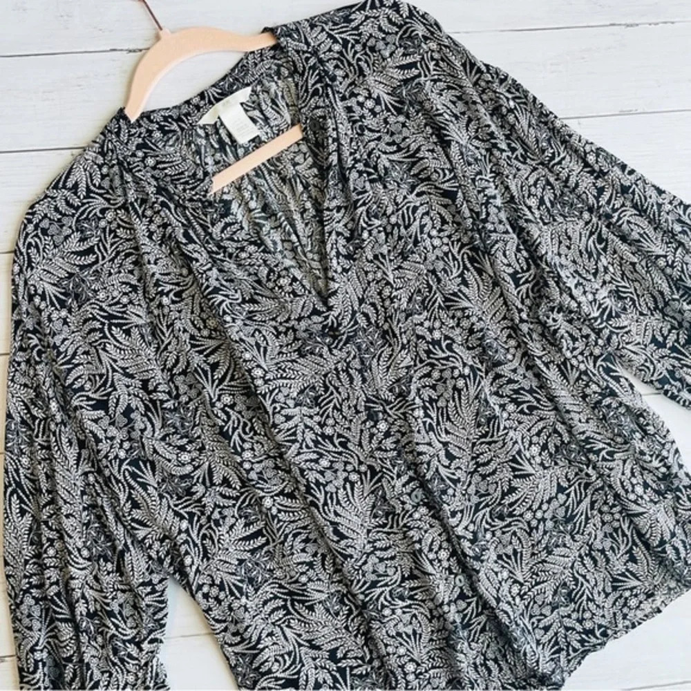 H&M Black Floral Printed Peasant Top Size 10